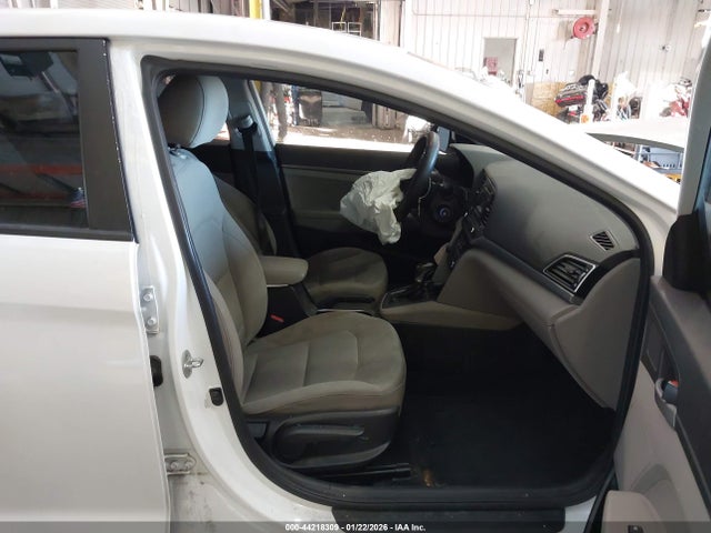 2017 HYUNDAI ELANTRA 5NPD74LF9HH210812 Photo 4