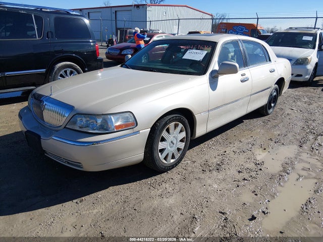 44218322 :رقم المزاد ، 1LNHM83W83Y689342 vin ، 2003 Lincoln Town Car Cartier مزاد بيع