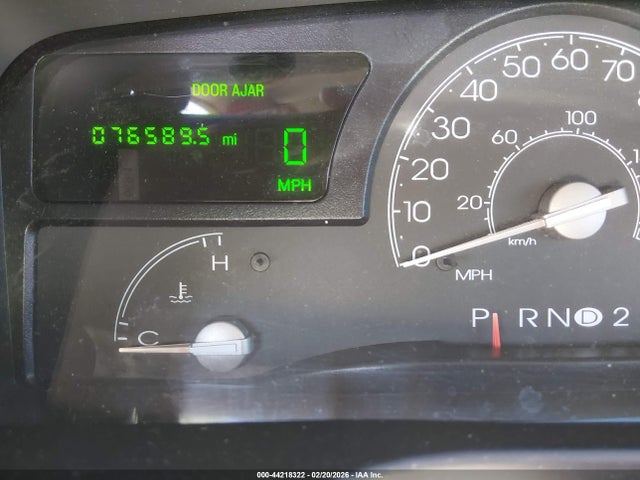 44218322 :رقم المزاد ، 1LNHM83W83Y689342 vin ، 2003 Lincoln Town Car Cartier مزاد بيع