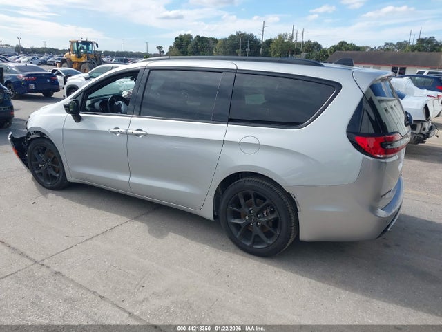 2024 CHRYSLER PACIFICA 2C4RC1BG3RR180639 Photo 2
