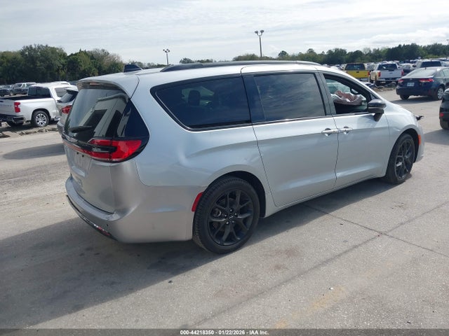2024 CHRYSLER PACIFICA 2C4RC1BG3RR180639 Photo 3