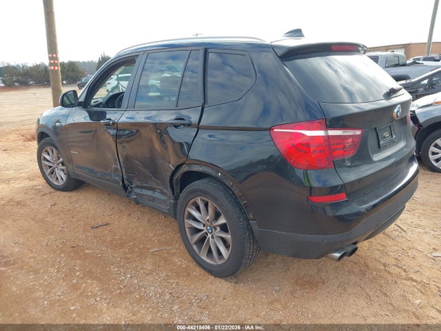2017 BMW X3 5UXWX9C32H0T22892 Photo 2