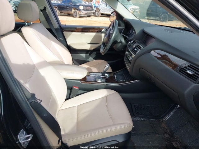 2017 BMW X3 5UXWX9C32H0T22892 Photo 4