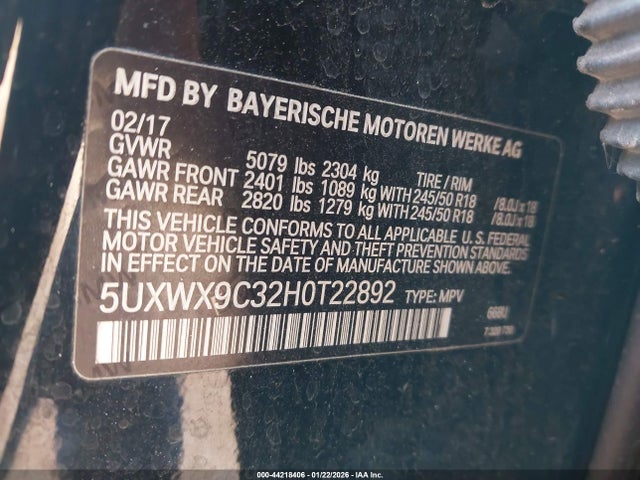 2017 BMW X3 5UXWX9C32H0T22892 Photo 8