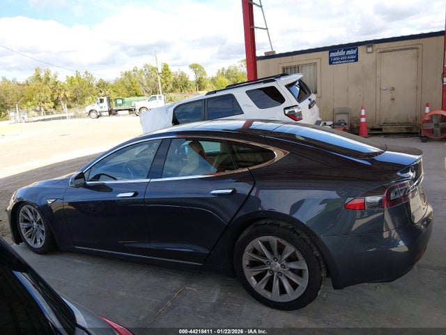 Tesla Model S 60d/70d/75d/85d/90d 2016 5YJSA1E22GF140987 Image 14
