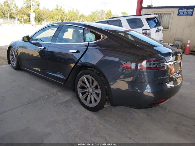 2016 TESLA MODEL S 5YJSA1E22GF140987 Photo 2