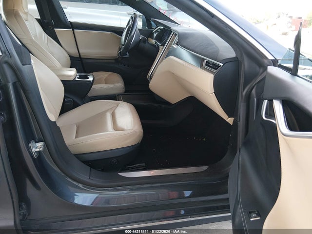 2016 TESLA MODEL S 5YJSA1E22GF140987 Photo 4