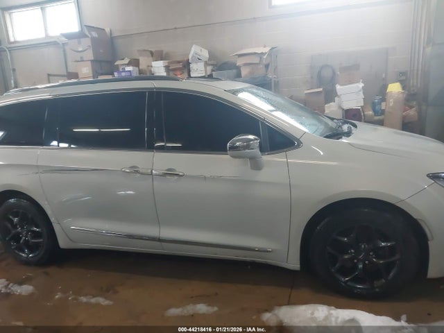 Chrysler Pacifica Limited 2017 2C4RC1GG6HR565121 Image 14