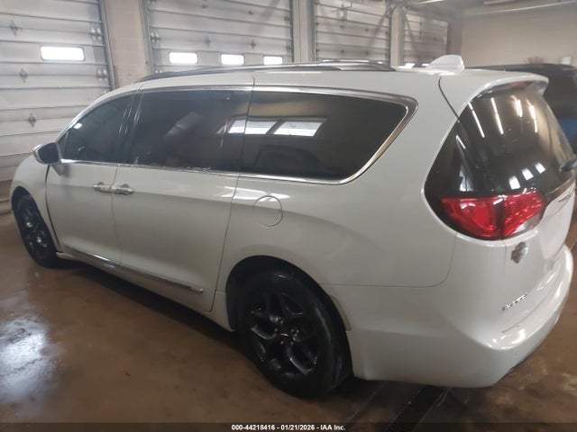 Chrysler Pacifica Limited 2017 2C4RC1GG6HR565121 Image 15