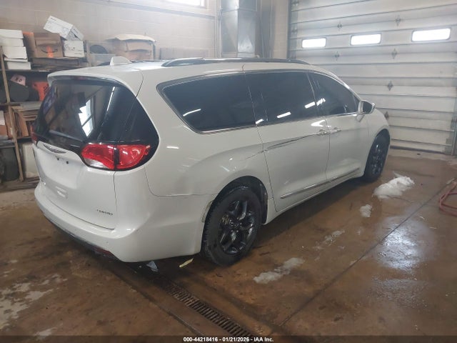 Chrysler Pacifica Limited 2017 2C4RC1GG6HR565121 Image 4