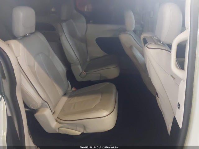 Chrysler Pacifica Limited 2017 2C4RC1GG6HR565121 Image 8