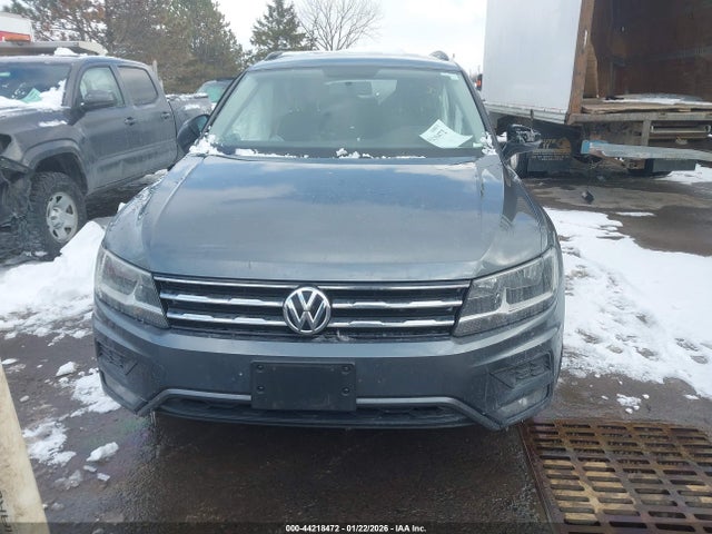 Продажа на аукционе авто 2018 Volkswagen Tiguan 2.0t S, vin: 3VV1B7AX8JM009449, номер лота: 44218472