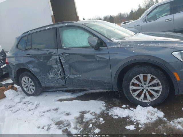 Продажа на аукционе авто 2018 Volkswagen Tiguan 2.0t S, vin: 3VV1B7AX8JM009449, номер лота: 44218472