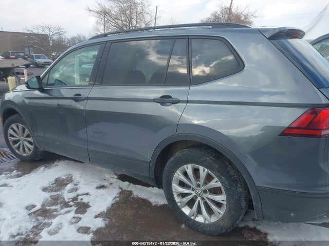 Продажа на аукционе авто 2018 Volkswagen Tiguan 2.0t S, vin: 3VV1B7AX8JM009449, номер лота: 44218472