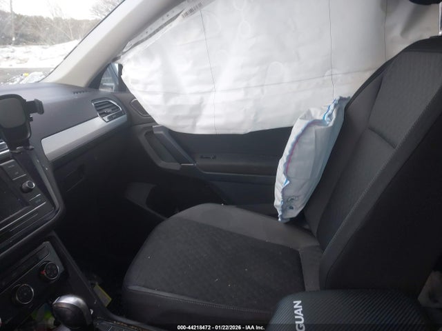 Продажа на аукционе авто 2018 Volkswagen Tiguan 2.0t S, vin: 3VV1B7AX8JM009449, номер лота: 44218472