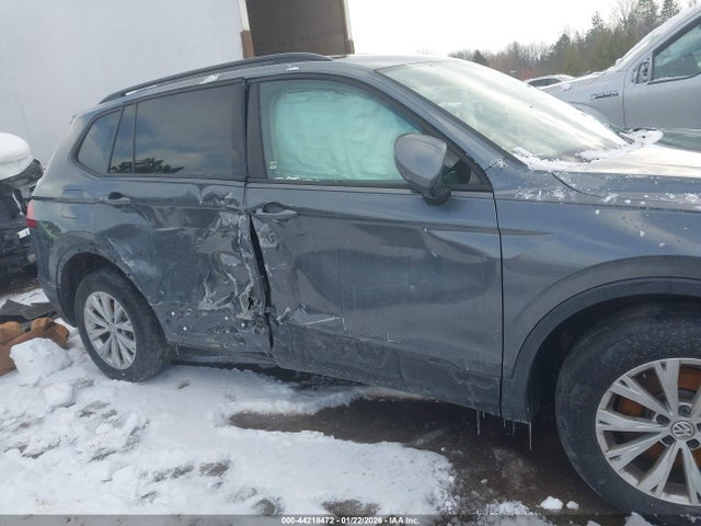 Продажа на аукционе авто 2018 Volkswagen Tiguan 2.0t S, vin: 3VV1B7AX8JM009449, номер лота: 44218472
