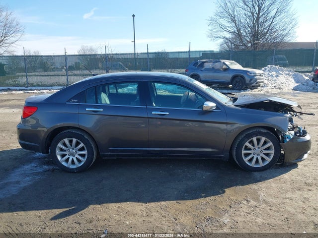 Chrysler 200 Limited 2014 1C3CCBCG4EN192353 Image 13