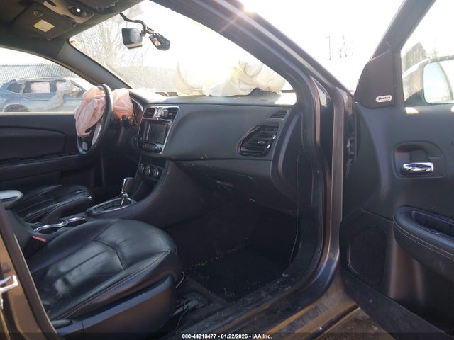 Chrysler 200 Limited 2014 1C3CCBCG4EN192353 Image 5