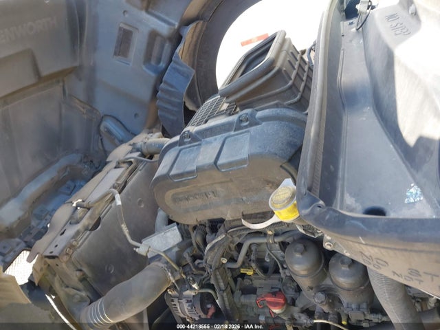 44218555 :رقم المزاد ، 1XKYDP9X0NJ146274 vin ، 2022 Kenworth T680 مزاد بيع