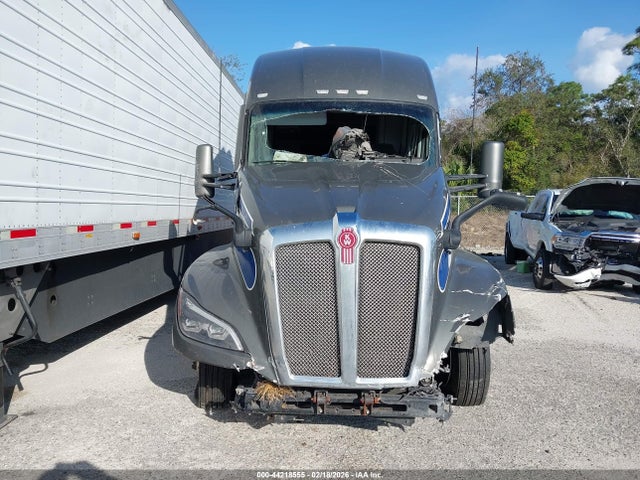44218555 :رقم المزاد ، 1XKYDP9X0NJ146274 vin ، 2022 Kenworth T680 مزاد بيع