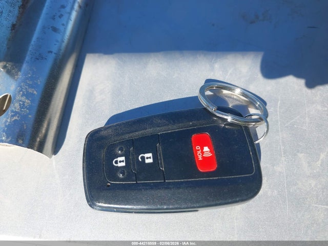 JTDKARFU0G3015272 Toyota Prius Four