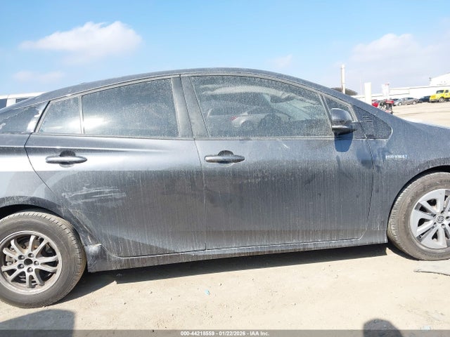 JTDKARFU0G3015272 Toyota Prius Four