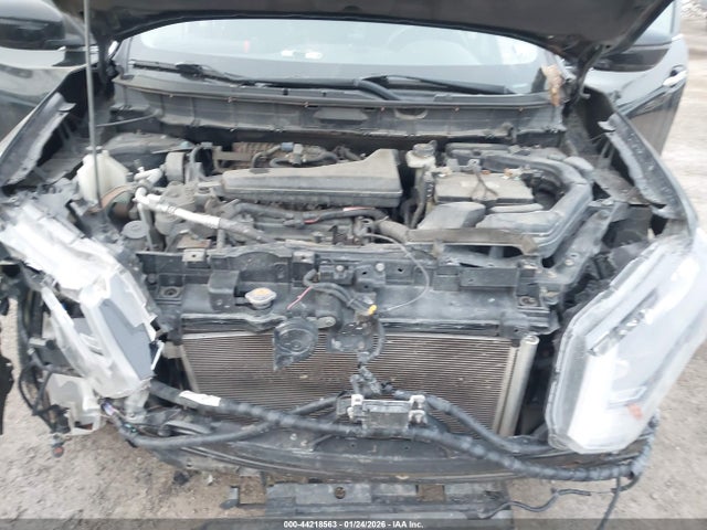 5N1AT2MV4JC748386 Nissan ROGUE SV