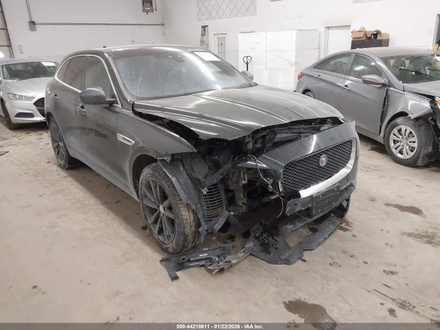 2017 JAGUAR F-PACE SADCK2BV1HA899750 Photo 0