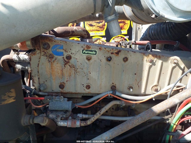 44218642 :رقم المزاد ، 1FUP2CYBXJH331700 vin ، 1988 Freightliner Conventional Fld120 مزاد بيع