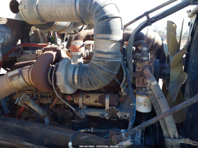 44218642 :رقم المزاد ، 1FUP2CYBXJH331700 vin ، 1988 Freightliner Conventional Fld120 مزاد بيع