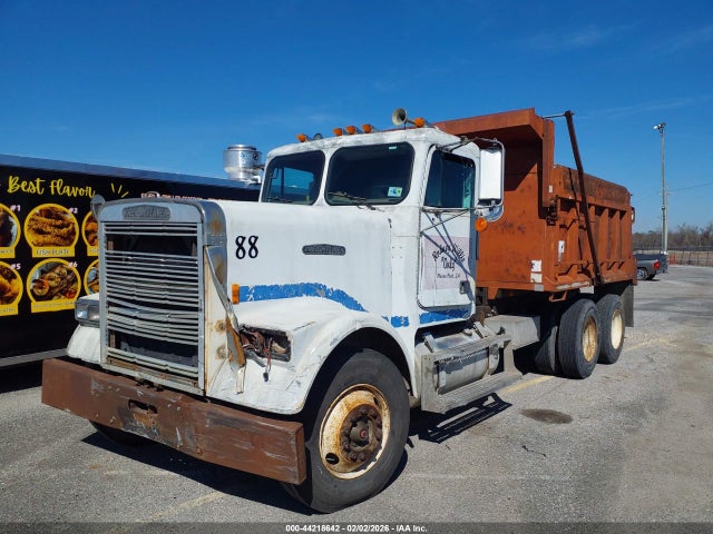 44218642 :رقم المزاد ، 1FUP2CYBXJH331700 vin ، 1988 Freightliner Conventional Fld120 مزاد بيع