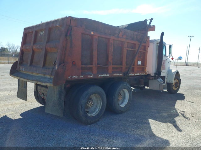 44218642 :رقم المزاد ، 1FUP2CYBXJH331700 vin ، 1988 Freightliner Conventional Fld120 مزاد بيع