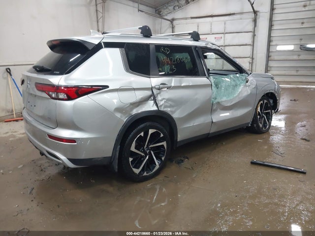 2023 MITSUBISHI OUTLANDER JA4J4UA84PZ048847 Photo 3