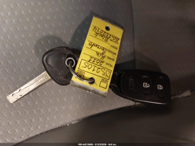 Продажа на аукционе авто 2011 Kia Sorento Lx, vin: 5XYKTCA19BG112074, номер лота: 44218669