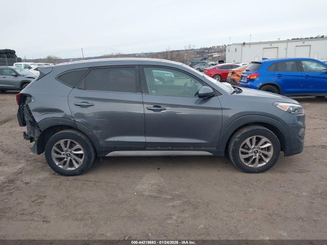 KM8J33A4XJU665203 Hyundai TUCSON SEL