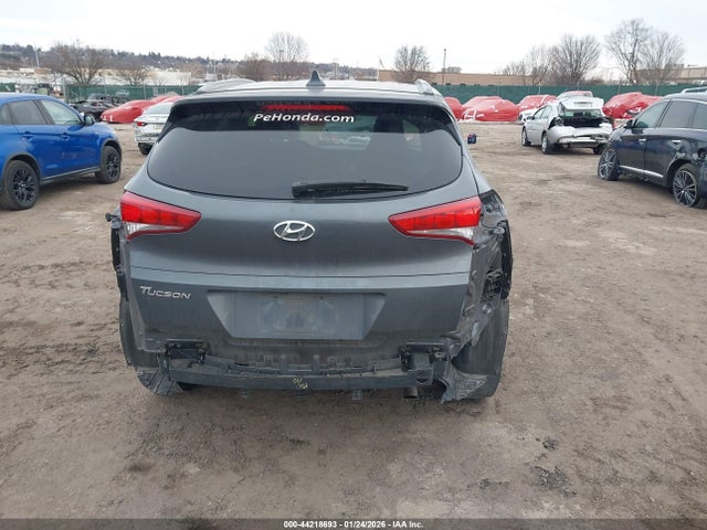 KM8J33A4XJU665203 Hyundai TUCSON SEL