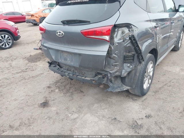 KM8J33A4XJU665203 Hyundai TUCSON SEL