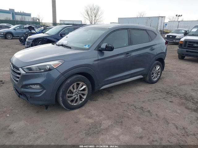 KM8J33A4XJU665203 Hyundai TUCSON SEL