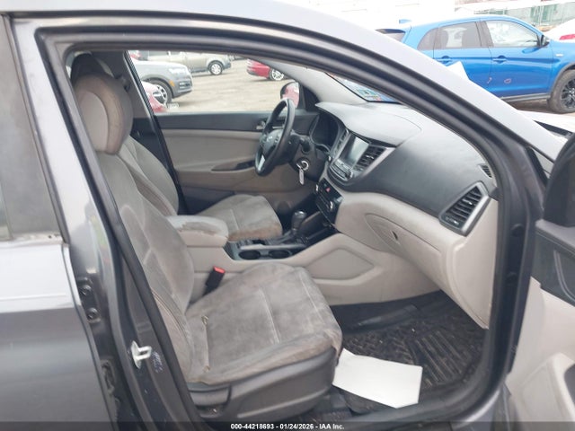 KM8J33A4XJU665203 Hyundai TUCSON SEL