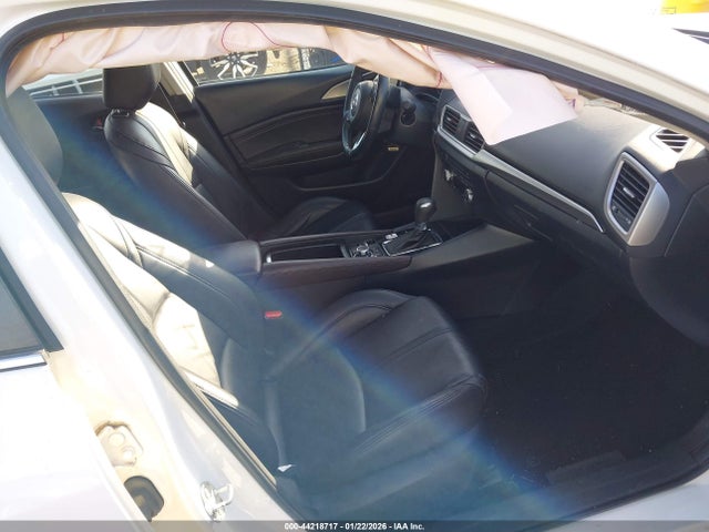 44218717 :رقم المزاد ، 3MZBN1L31HM142935 vin ، 2017 Mazda Mazda3 Touring 2.5 مزاد بيع