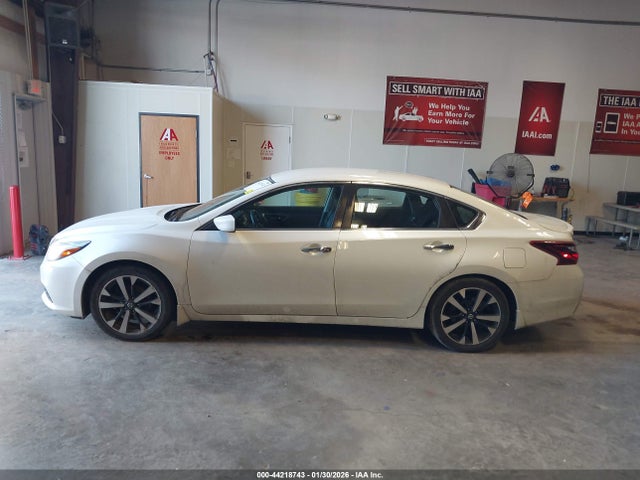 1N4AL3AP4JC268032 Nissan Altima 2.5 Sr