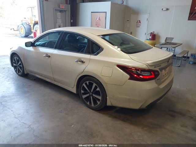 1N4AL3AP4JC268032 Nissan Altima 2.5 Sr