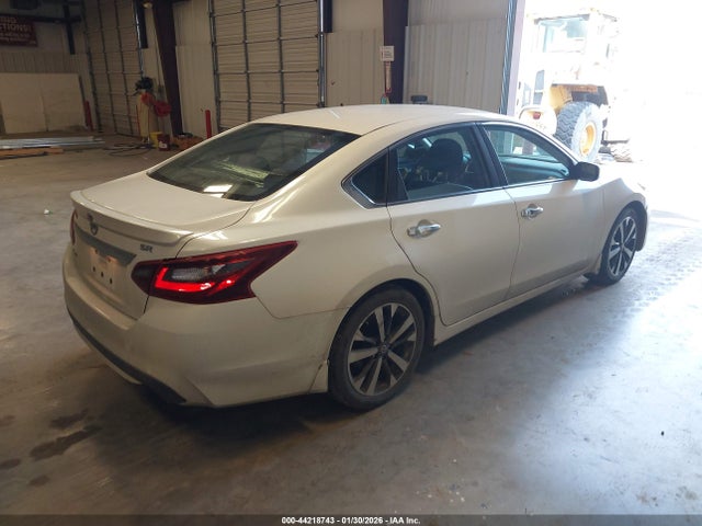 1N4AL3AP4JC268032 Nissan Altima 2.5 Sr
