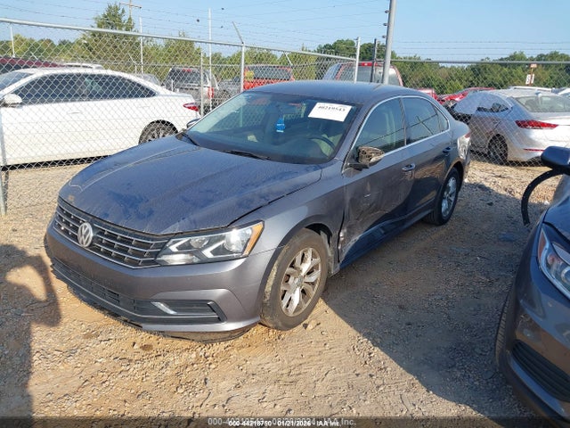 Aukcja sprzedaży 2017 Volkswagen Passat 1.8t S, vin: 1VWAT7A37HC021786, numer aukcji: 44218750