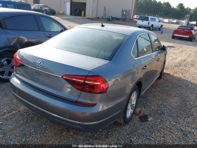 Aukcja sprzedaży 2017 Volkswagen Passat 1.8t S, vin: 1VWAT7A37HC021786, numer aukcji: 44218750