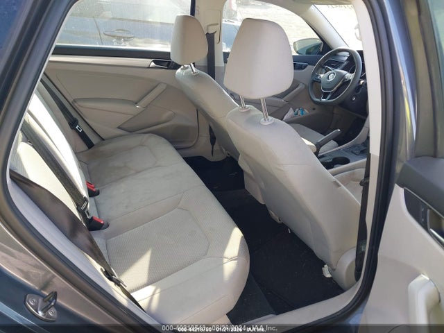 Aukcja sprzedaży 2017 Volkswagen Passat 1.8t S, vin: 1VWAT7A37HC021786, numer aukcji: 44218750