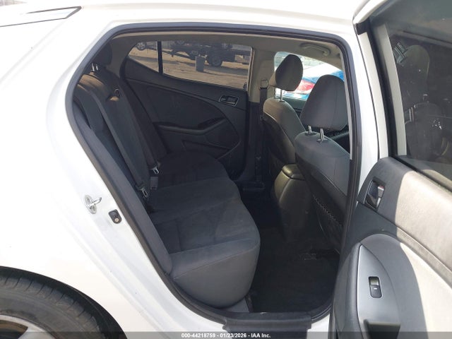 KNAGM4A75F5664437 KIA Optima Lx