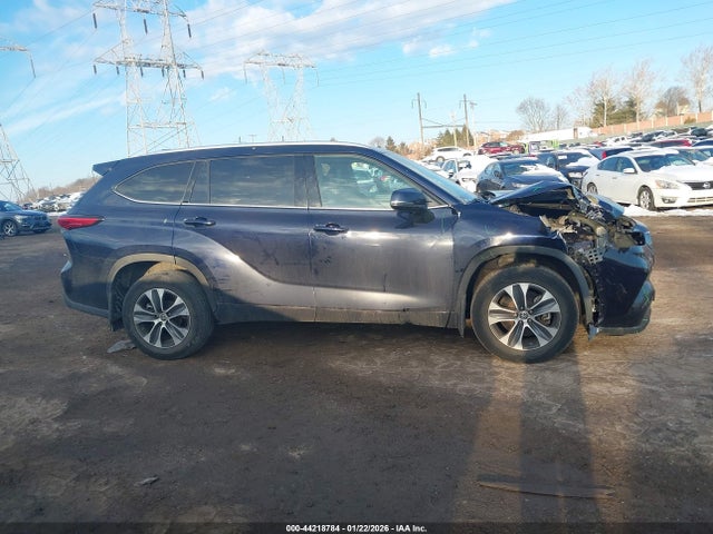 Toyota Highlander Xle 2021 5TDGZRBH2MS076771 Image 14