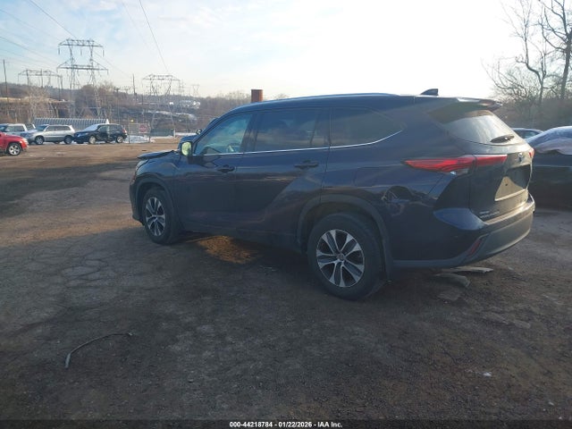 Toyota Highlander Xle 2021 5TDGZRBH2MS076771 Image 3