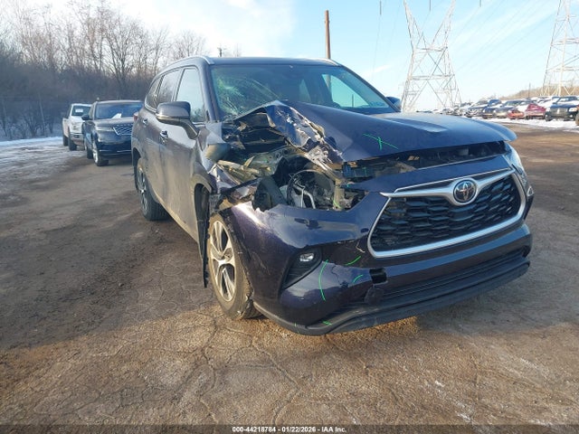 Toyota Highlander Xle 2021 5TDGZRBH2MS076771 Image 6